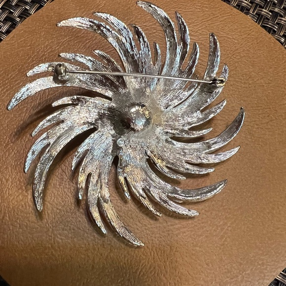 Vintage Sarah Coventry, Sunburst Brooch - Picture 4 of 4